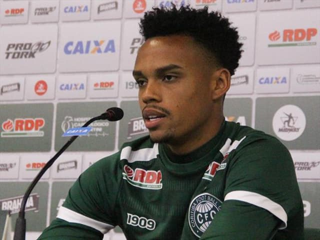 Mesmo em jejum de gols, atacante Pablo tem a confiança do técnico Tcheco