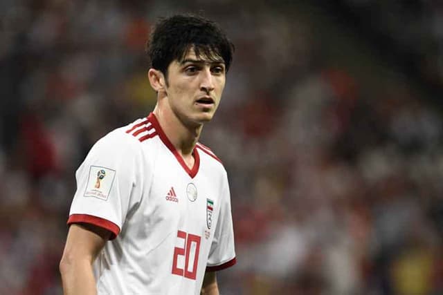 Sardar Azmoun, com a camisa da seleção do Irã