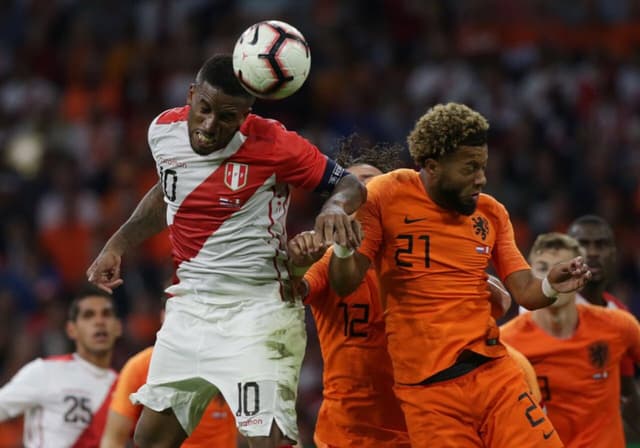 Holanda x Peru