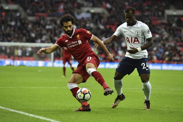 O fim de semana  no futebol europeu começa com um clássico no Campeonato Inglês. O Tottenham recebe o Liverpool, neste sábado, às 8h30 (horário de Brasília). Confira na galeria outras partidas do Velho Continente que você vai acompanhar em tempo real aqui no LANCE!