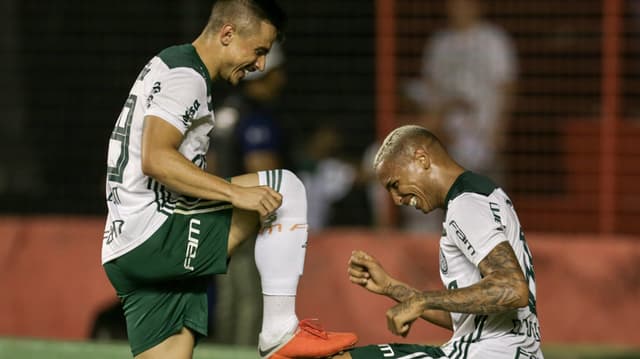 O Palmeiras venceu o Sport por 1 a 0, chegou aos 50 pontos e assumiu a segunda colocação do Brasileirão, só um ponto atrás do líder São Paulo. O grande responsável por isso foi Willian, que marcou o gol em seu primeiro toque na bola após substituir Jean, mas o melhor em campo foi o zagueiro paraguaio Gustavo Gómez. Veja as avaliações de cada jogador (Por Fellipe Lucena)