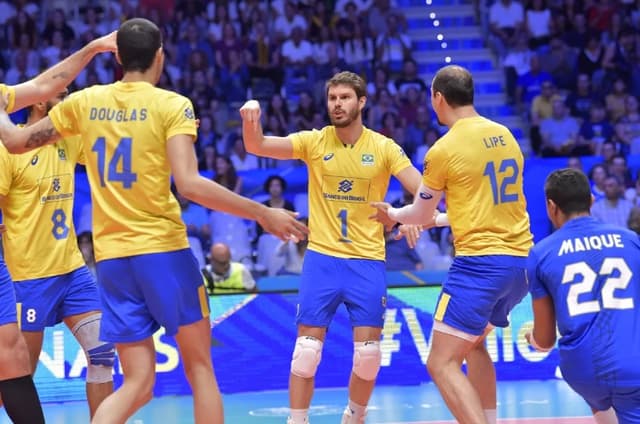 Brasil vence a Sérvia por 3 a 0 e garante vaga na final do Mundial de vôlei masculino