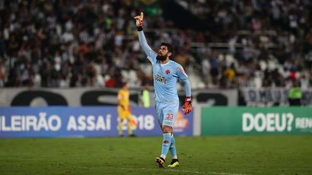 Fernando Miguel substitui Martin Silva, que está à serviço da seleção do Uruguai. Confira a seguir a galeria do LANCE!