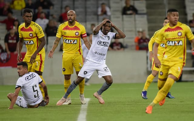 Imagens de Atlético-PR 2x1 Botafogo