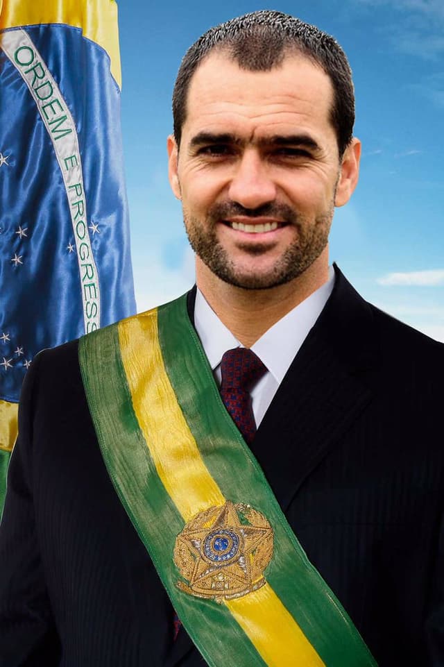 Torcedores brincaram com gols decisivos de Danilo e o chamaram de presidente nas redes, inclusive com montagem