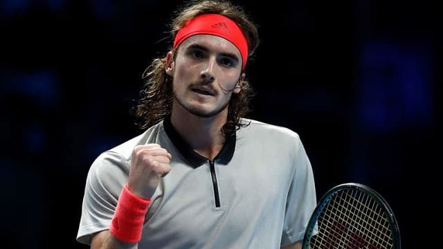 Tsitsipas fecha sua melhor temporada no 15° lugar do ranking