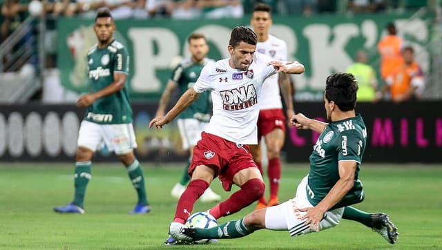 O Fluminense não conseguiu segurar o líder Palmeiras na noite desta quarta-feira. Sem muita inspiração coletiva, o Tricolor acabou virando presa fácil no Allianz Parque: 3 a 0. Confira, a seguir, as notas do L! para os jogadores e técnico. (Por Marcello Neves -&nbsp;marcelloneves@lancenet.com.br)