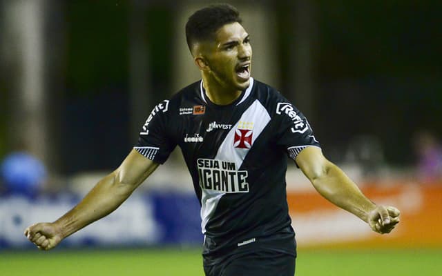 Andrey comemora primeiro gol do Vasco sobre o São Paulo. Confira a seguir outras imagens na galeria do LANCE!