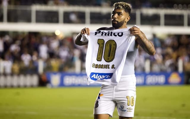 Neste sábado, o Santos bateu o Atlético-MG por 3 a 2, na Vila Belmiro.&nbsp;Felippe Cardoso e Gabriel (foto) marcaram o segundo e o terceiro do Peixe, sendo os melhores do time. Veja as notas para os jogadores do Santos e para o técnico Cuca (Por Alê Guariglia - superraiox@lancenet.com.br)