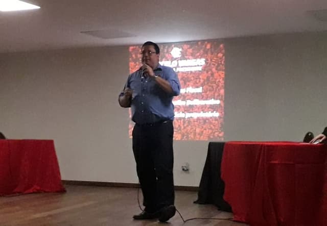 Marcelo Vargas discursa em evento de lançamento da Chapa Branca