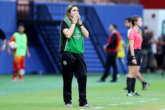 Emily Lima, treinadora do Santos