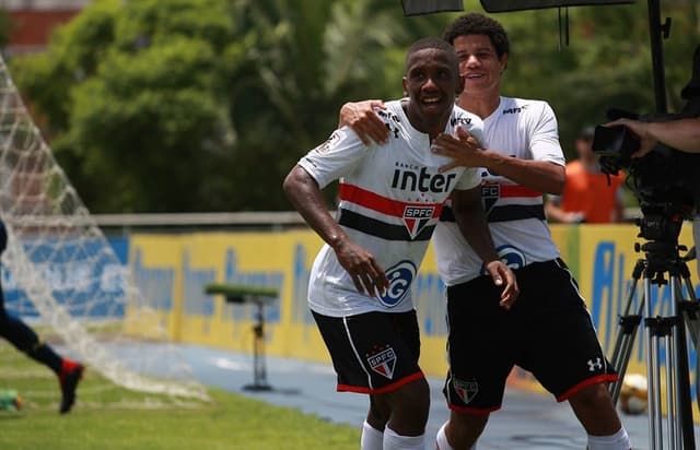 Ao contrário das três temporadas anteriores, o São Paulo foi derrotado na decisão da Copa RS Sub-20. Embora o tetra não tenha vindo - o Palmeiras ergueu a taça após empate por 1 a 1 no tempo normal e vitória nos pênaltis -, o Tricolor mostrou bons valores ao longo do torneio. Toró e Gabriel Sara (foto) estão entre eles. Veja quem são as principais promessas para a Copinha, em janeiro, e possivelmente para o técnico André Jardine usar no profissional ao longo de 2019.