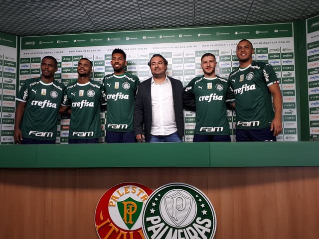 Alexandre Mattos apresentou os cinco reforços já contratados pelo Palmeiras para esta temporada