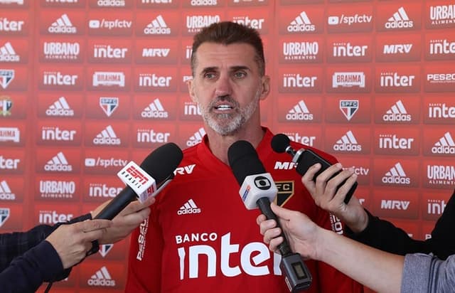 Vagner Mancini atendeu os jornalistas que estão acompanhando o Tricolor nos Estados Unidos