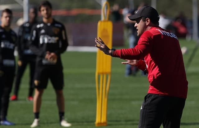 Técnico André Jardine cobrou muito de seus jogadores no segundo dia de treinos nos Estados Unidos