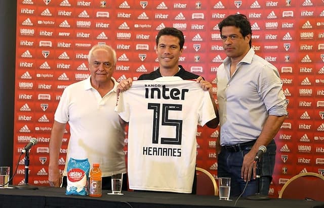 Profeta Hernanes vestirá a camisa 15 em sua terceira passagem pelo Tricolor