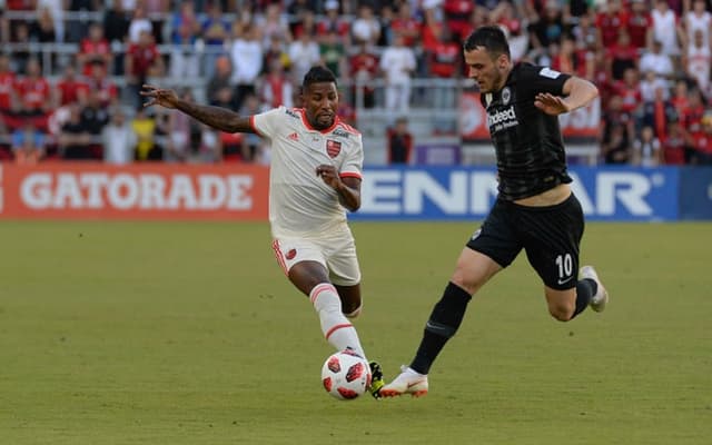 Com mais reservas no primeiro tempo, o Flamengo aproveitou a expulsão no time rival e os espaços que surgiram para fazer o gol do jogo. A dupla de zaga, que jogou a partida inteira, e Jean Lucas, autor do gol, foram os destaques. No segundo tempo, Vitinho foi o melhor, mas a equipe não ampliou o placar, mesmo com um jogador a mais.