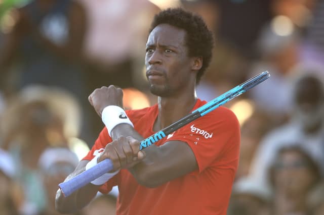 Gael Monfils celebra vitória em Melbourne Park