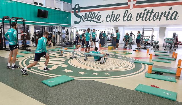 Elenco realizou trabalhos na sala de musculação na manhã desta segunda-feira, na Academia