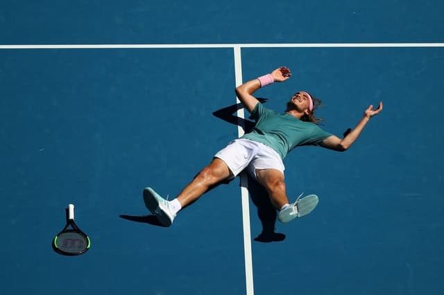 Stefanos Tsitsipas desaba ao vencer Roberto Bautista no Australian Open