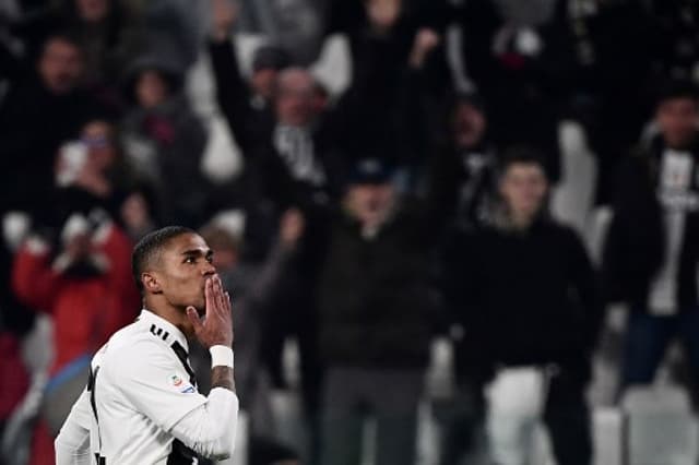 Douglas Costa - Juventus x Chievo