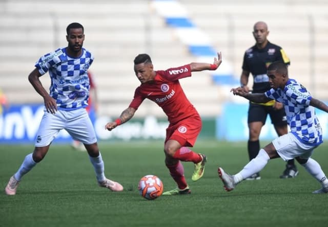 São José 2 x 0 Internacional: as imagens da partida