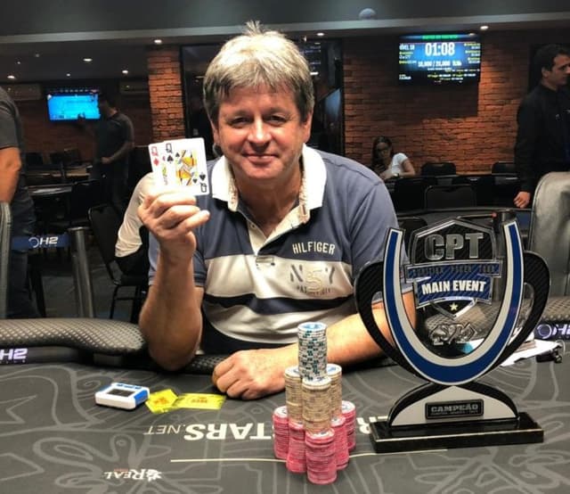 Campeão da primeira etapa do Curitiba Poker Tour