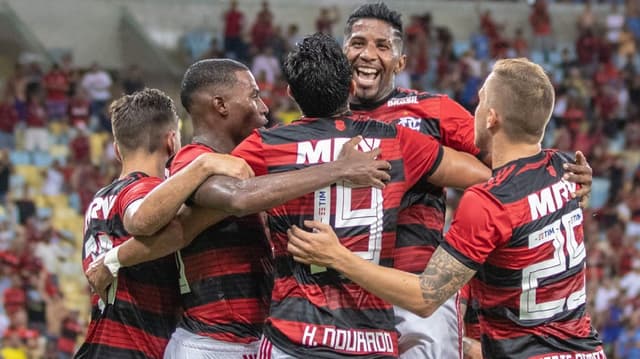 O Flamengo mostrou um bom futebol nesta terça-feira, venceu o Boavista por 3 a 1, e garantiu vaga na próxima fase da Taça Guanabara. E a conquista dos três pontos se deu principalmente pela atuação dos dois atacantes. Henrique Dourado e Uribe mostraram poder de fogo, anotando um gol cada. Por outro lado, Vitinho teve apenas atuação regular e chegou a ouvir algumas vaias quando foi substituído. Confira as notas do confronto.