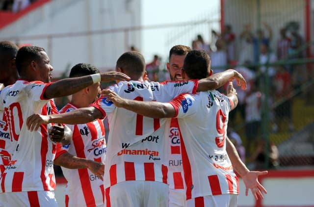 Jogadores do Bangu celebra vitória contra o Boavista, em Moça Bonita