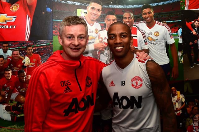 Solskjaer e Ashley Young