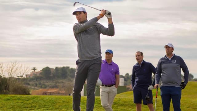 Nadal fica em 2º lugar em torneio de golfe na Espanha