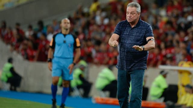 Abel Braga durante a eliminação do Flamengo na Taça Guanabara. Confira a seguir a galeria especial do LANCE!