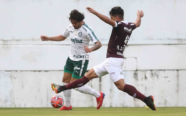 O Palmeiras teve uma tarde de domingo com pouca inspiração e só empatou fora de casa por 0 a 0 com a&nbsp;Ferroviária pela 7ª rodada do Campeonato Paulista. Com boas defesas, o goleiro Jaílson foi um dos melhores do Verdão no jogo, além de&nbsp;Dudu, o único que tentou algo mais incisivo na partida. Confira as notas do LANCE! (por Fernanda Marques)