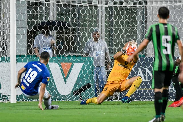 Fernando Leal aprovou o desempenho do América-MG contra uma equipe de Série A, como o Cruzeiro