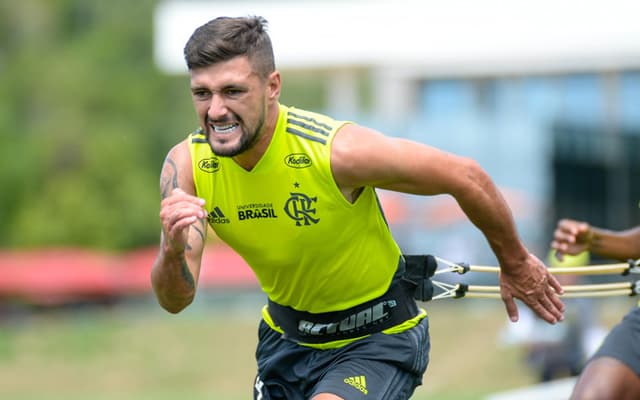 Treino Flamengo - Arrascaeta