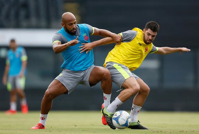 Treino Vasco - Felipe Bastos e Dudu