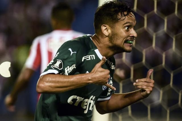 Gustavo Scarpa abriu o marcador para o Palmeiras