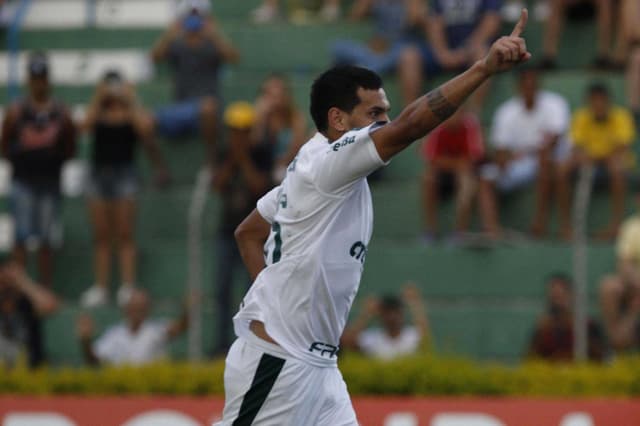 Neste sábado, o Palmeiras, com time reserva, até saiu na frente do Mirassol, mas cedeu empate por 1 a 1 em duelo na casa do adversário.&nbsp;Gustavo Gómez (foto) e Lucas Lima foram os melhores do Alviverde. Veja notas do LANCE!. (Por&nbsp;João Vitor Castanheira - joaovitor@lancenet.com.br)