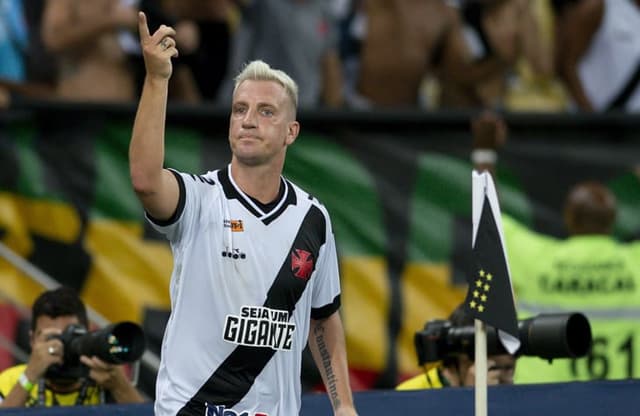 Vasco x Flamengo - Maxi Lopez