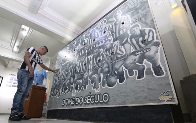 Imagens da apresentação de Diego Souza no Botafogo