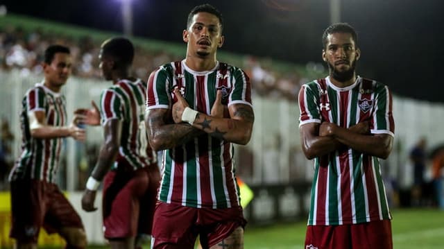 O Fluminense encontrou pouca dificuldade para bater o Boavista por 3 a 0, em Saquarema, pela Taça Rio do Campeonato Carioca. O destaque do Tricolor foi o atacante Luciano, que fez dois gols, um de letra e outro sem querer, após pixotada de um defensor do time da Região dos Lagos. Márcio Costa, contra, completou o marcador. Veja as notas do LANCE! por João Vítor Castanheira (joaovitor@lancenet.com.br)