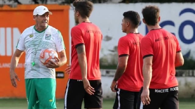 Mauricio Soria em treino do Oriente Petrolero