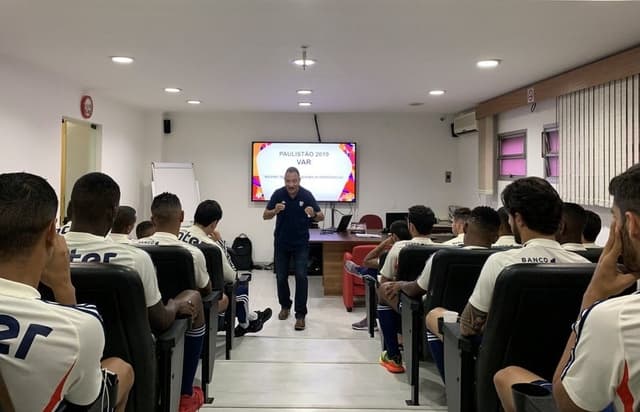 Palestra sobre o VAR no São Paulo