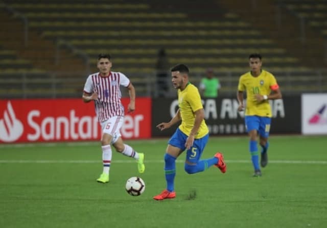 Daniel Cabral em ação pela Seleção Brasileira Sub-17