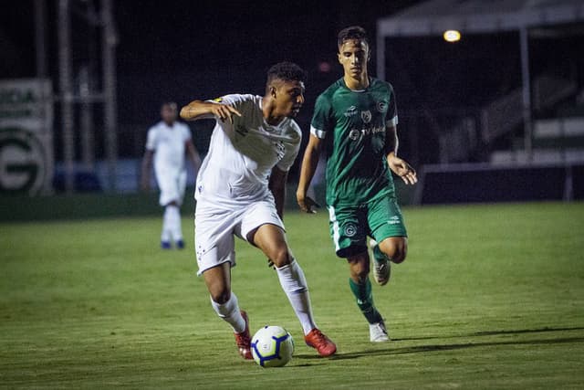 Os meninos do Cruzeiro segurarm os goianos e trouxeram um bom resultado para Minas