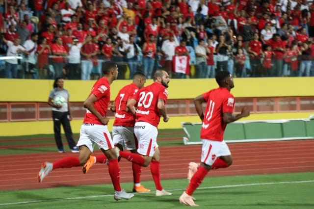 Vila Nova x Bragantino Gol Danilo