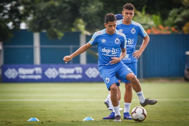 Pedro fez boa estreia pela Raposa e deve ser mantido como titular contra o Ceará