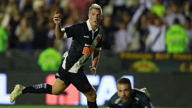 Vasco x Atlético MG Maxi Lopez