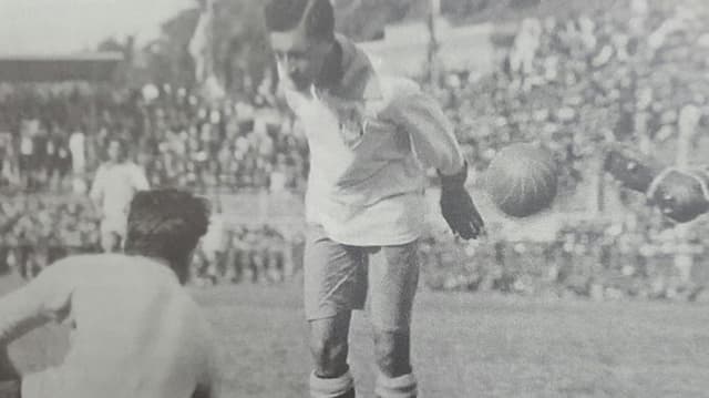 Primeiro ídolo brasileiro, Friendenreich marcou o gol do título da Seleção na vitória por 1 a 0 sobre o Uruguai