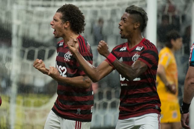 Com gol de Arão, o Flamengo venceu o Corinthians por 1 a 0, na Arena, e largou bem na Copa do Brasil. A equipe carioca joga por um empate na volta, no Maracanã, para avançar às quartas de final. Veja as notas por Paulo Victor Reis (reporterfla@lancenet.com.br).